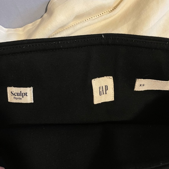 Gap scuplt ponte leggings with ankle zippers - Picture 4 of 4